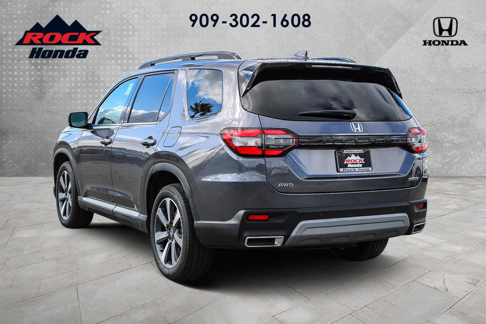 Certified 2025 Honda Pilot Touring image 5