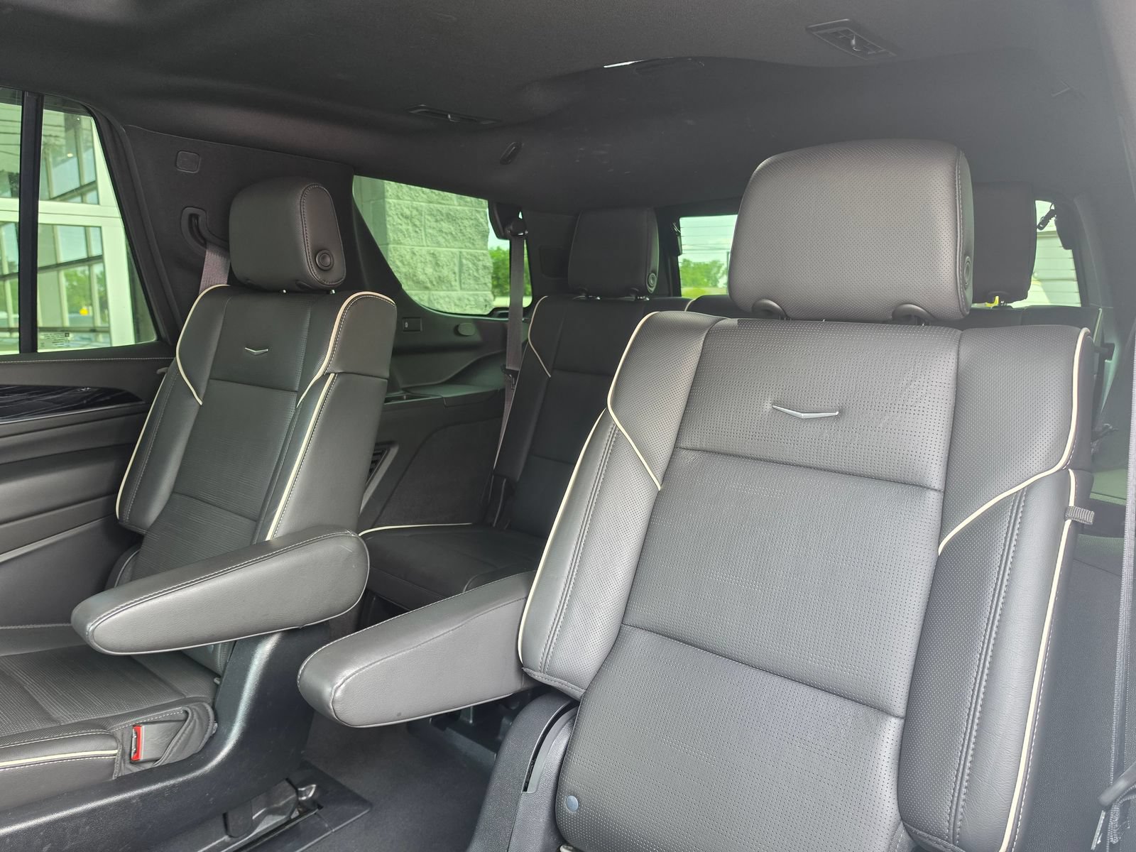 Used 2021 Cadillac Escalade Sport w/ Driver Assist Tech Package AWD/4WD image 9