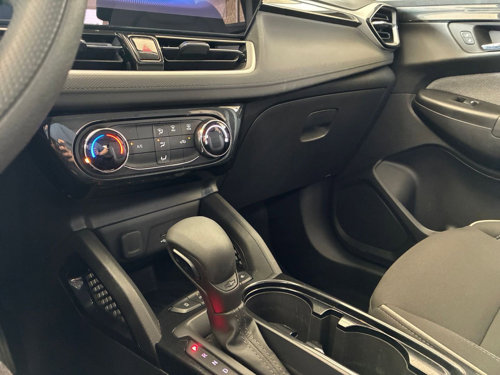 Used 2025 Chevrolet TrailBlazer LT image 40