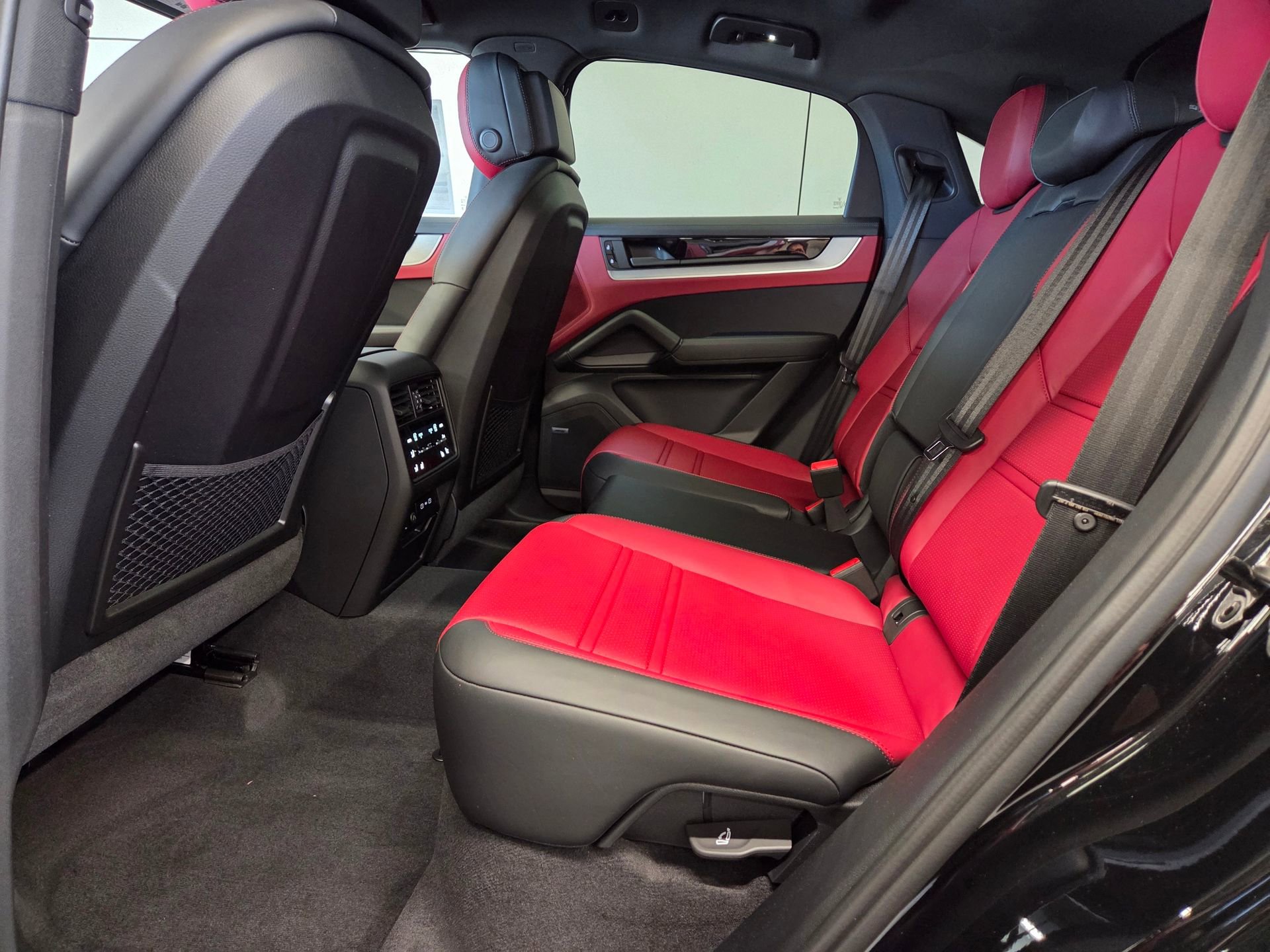 New 2026 Porsche Cayenne Coupe AWD/4WD image 11
