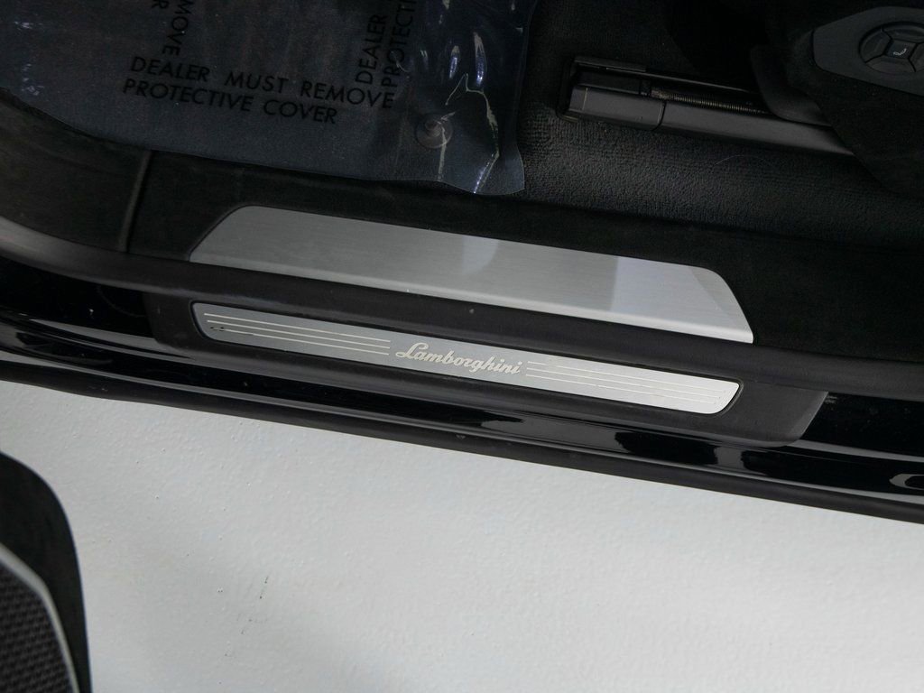 Used 2023 Lamborghini Urus Performante image 14