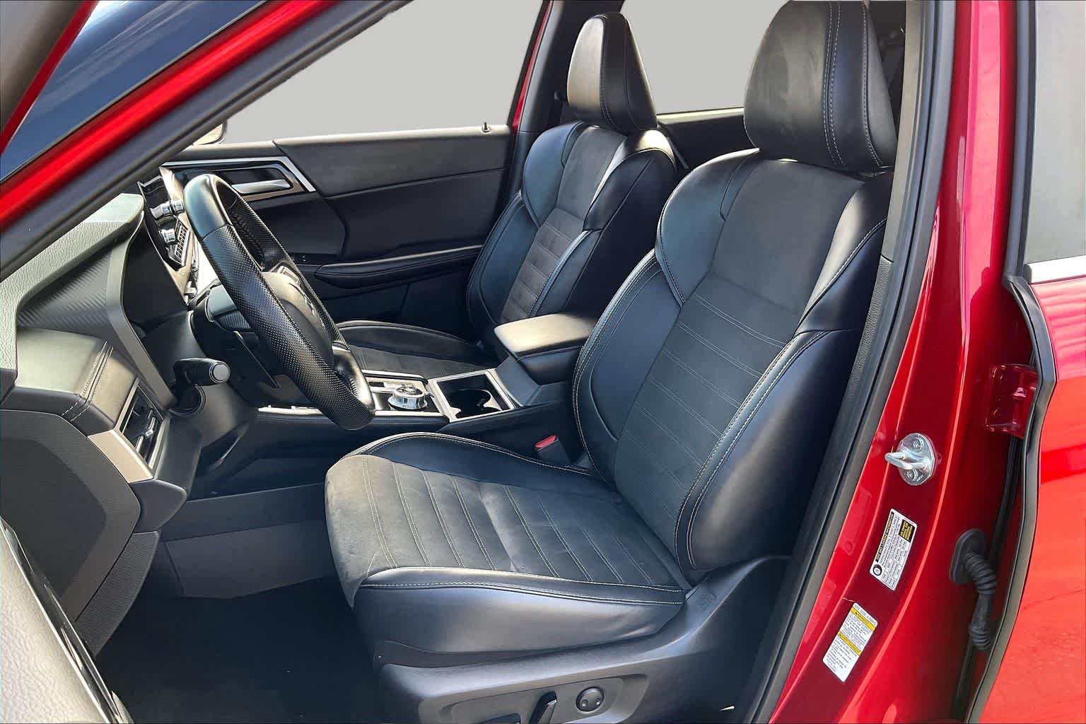 Used 2024 Mitsubishi Outlander SE FWD image 8