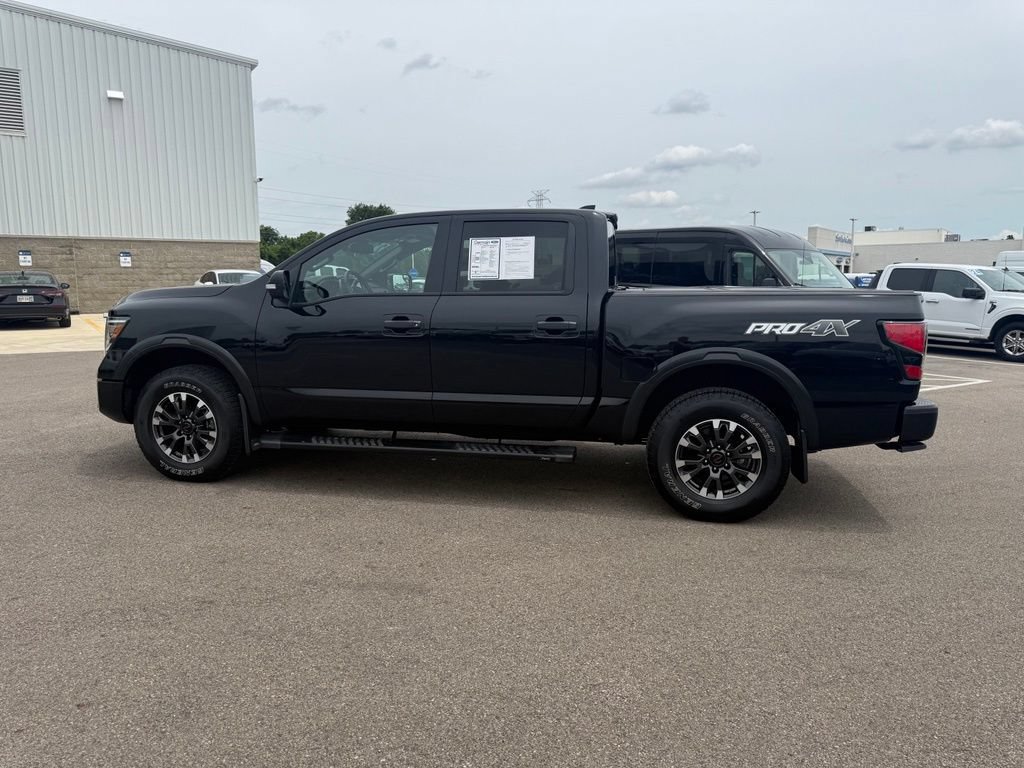 Used 2022 Nissan Titan PRO-4X w/ Pro-4x Convenience Package AWD/4WD image 8