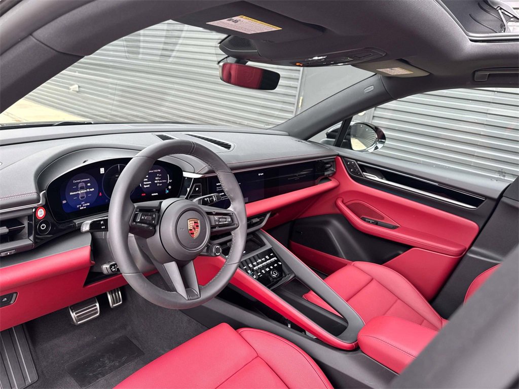 Used 2025 Porsche Macan 4S Electric image 4