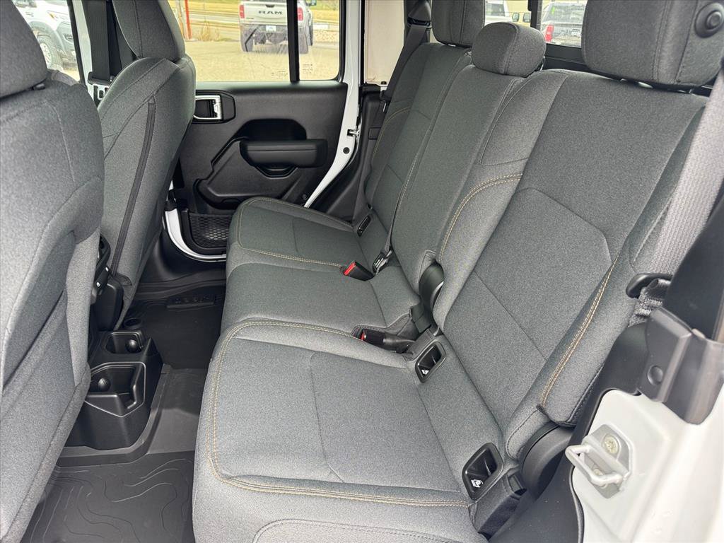 New 2026 Jeep Gladiator Sport AWD/4WD image 8