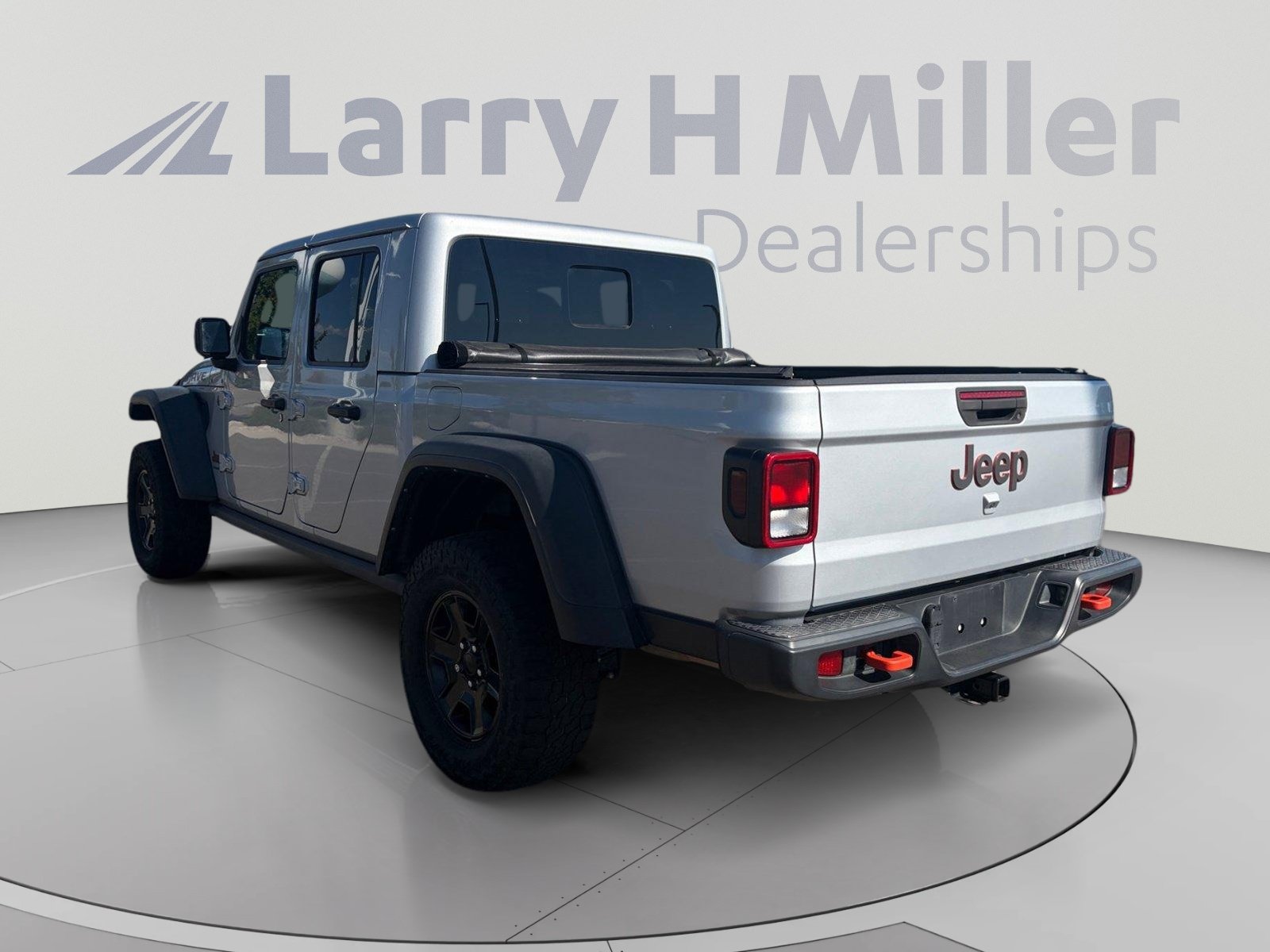 Used 2023 Jeep Gladiator Mojave w/ Cold Weather Group AWD/4WD image 4