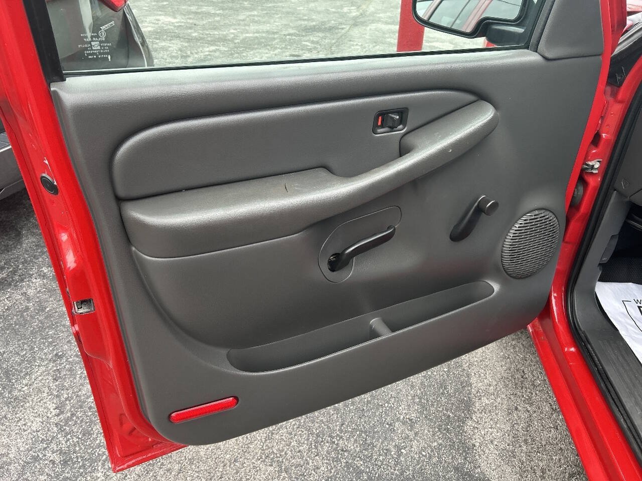 Used 2004 Chevrolet Silverado 1500 W/T RWD image 11