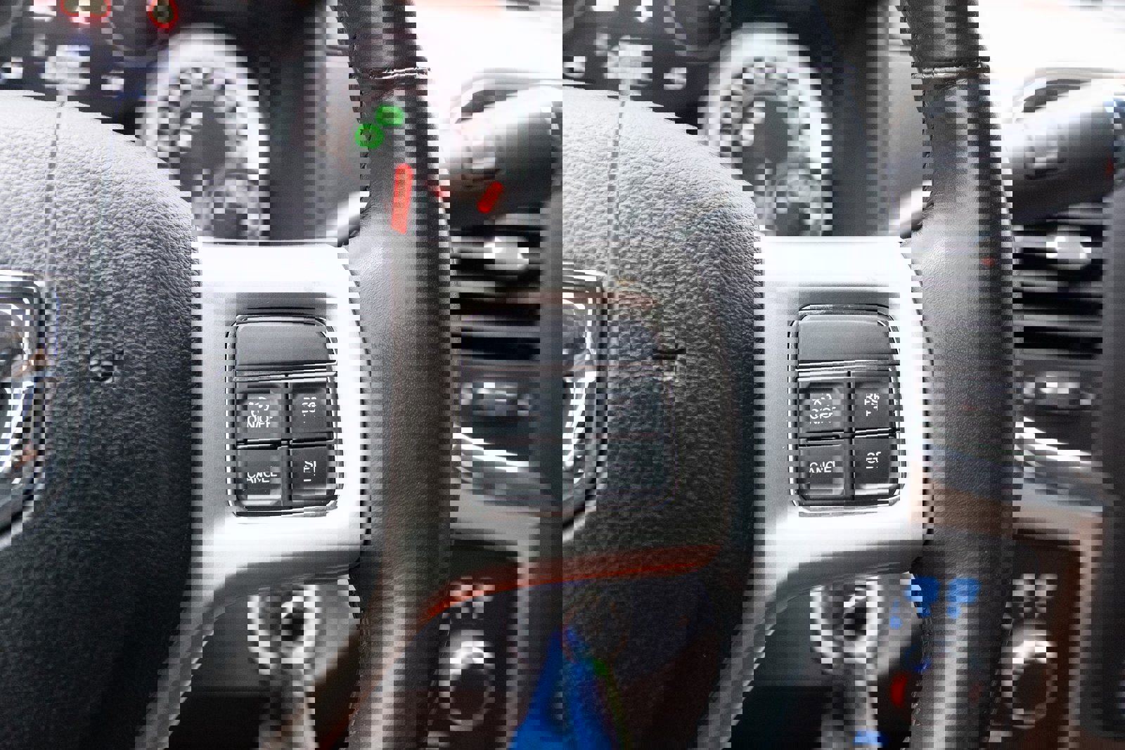 Used 2013 RAM 2500 Laramie image 9