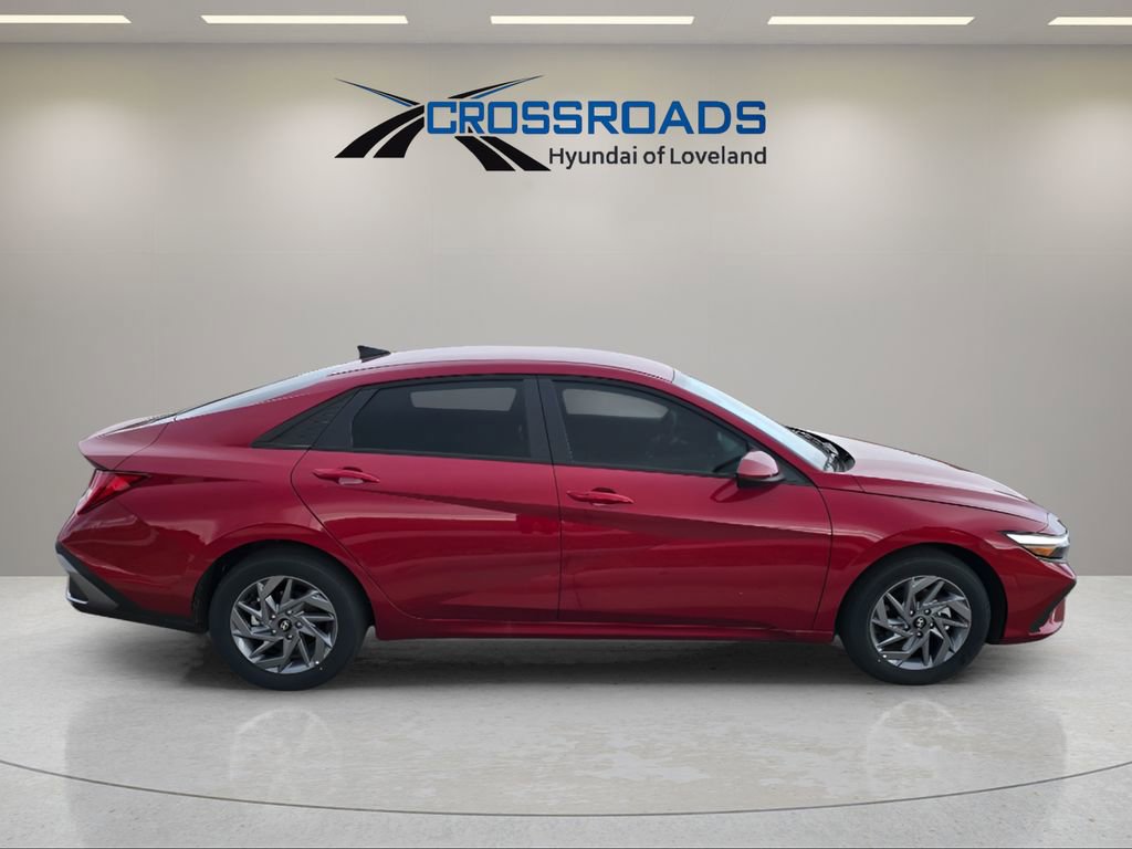 New 2025 Hyundai Elantra Blue image 6