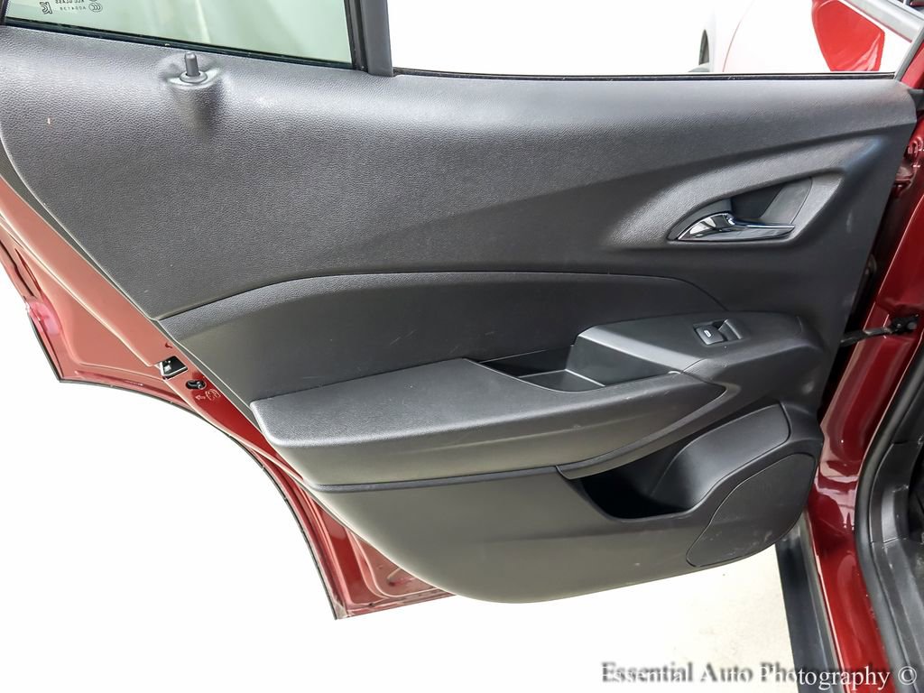 Used 2025 Chevrolet Trax RS w/ Driver Confidence Package FWD image 19