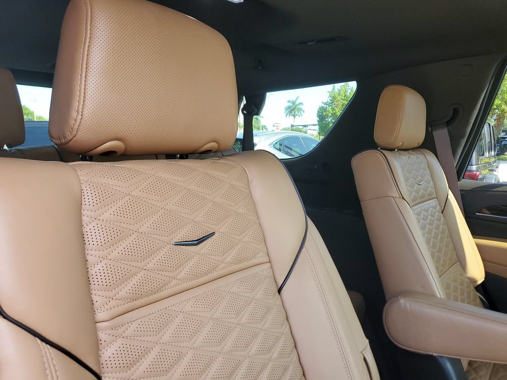 Used 2021 Cadillac Escalade Premium Luxury w/ Driver Assist Tech Package AWD/4WD image 25