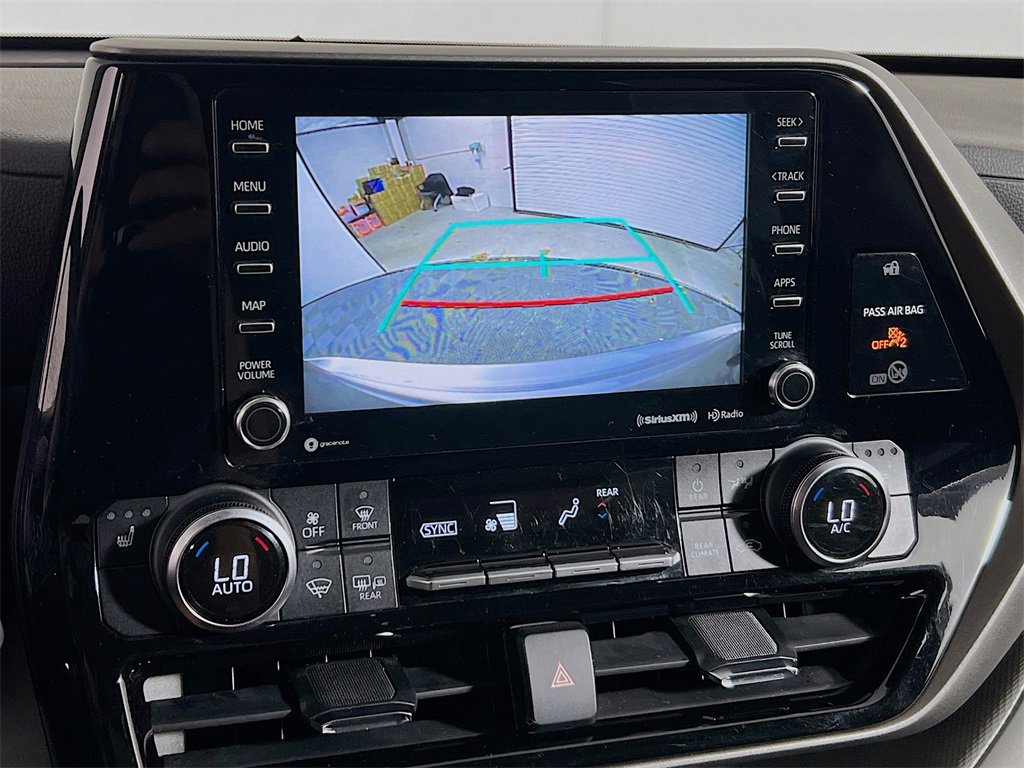 Used 2021 Toyota Highlander XLE image 16