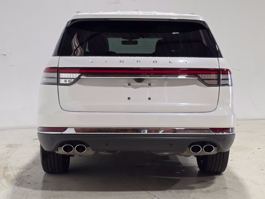 Used 2024 Lincoln Aviator AWD w/ Premium Package image 6