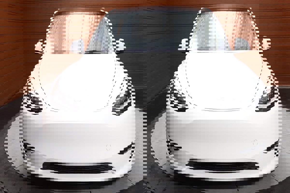 Used 2023 Tesla Model Y Long Range image 2