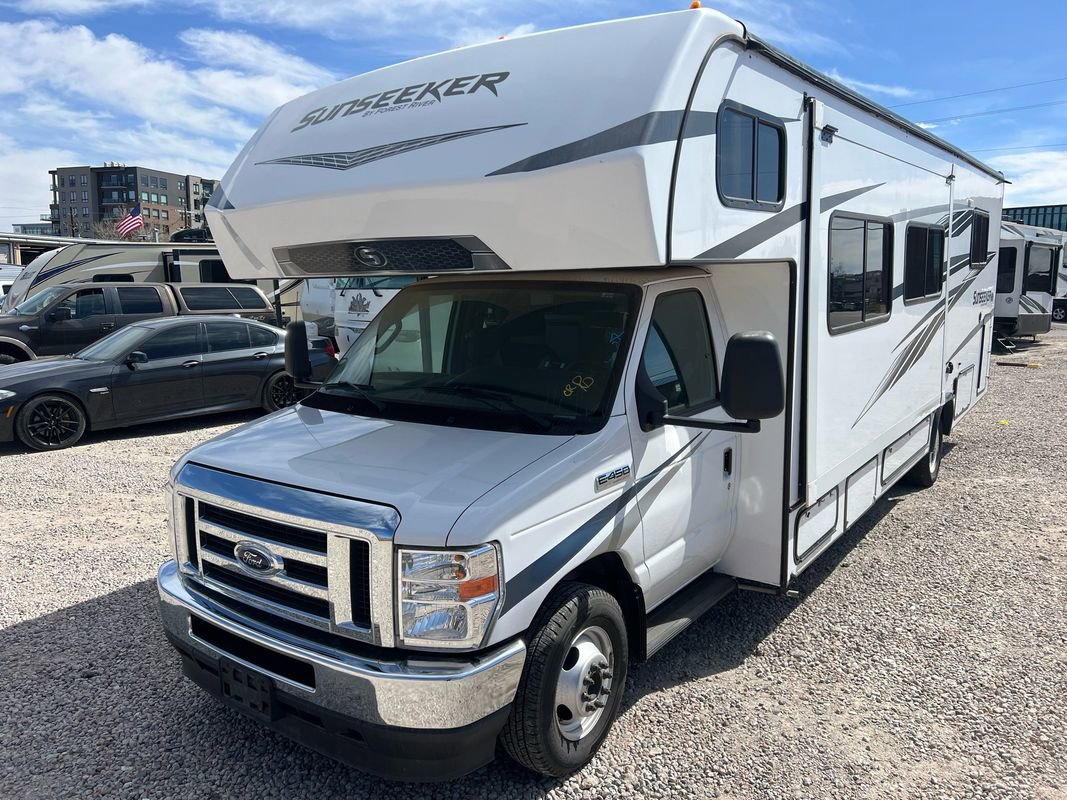 Used 2022 Ford E-450 and Econoline 450 Super Duty w/ Motorhome Prep Package image 12