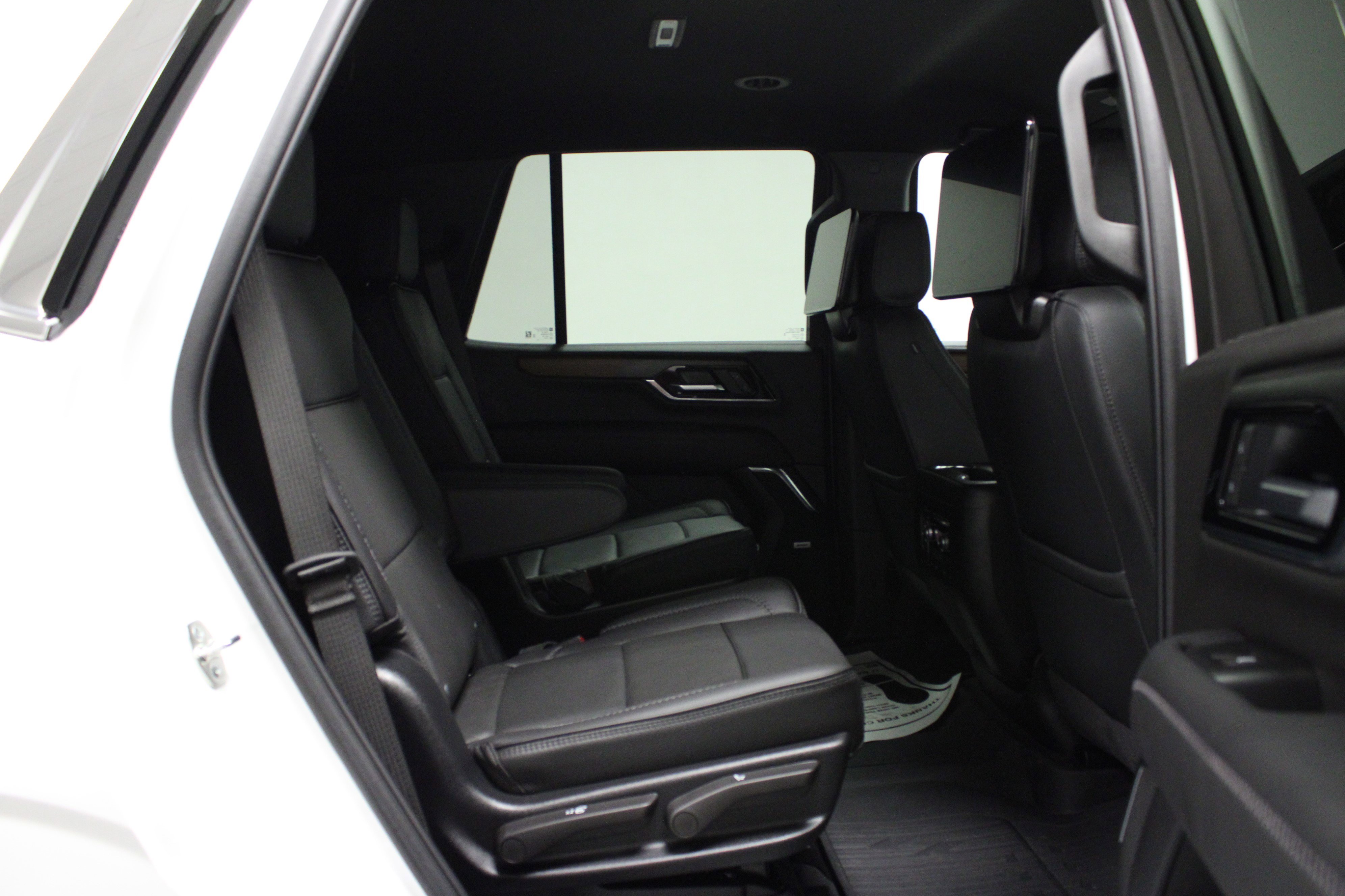 Used 2025 GMC Yukon Denali w/ Advanced Technology Package image 17