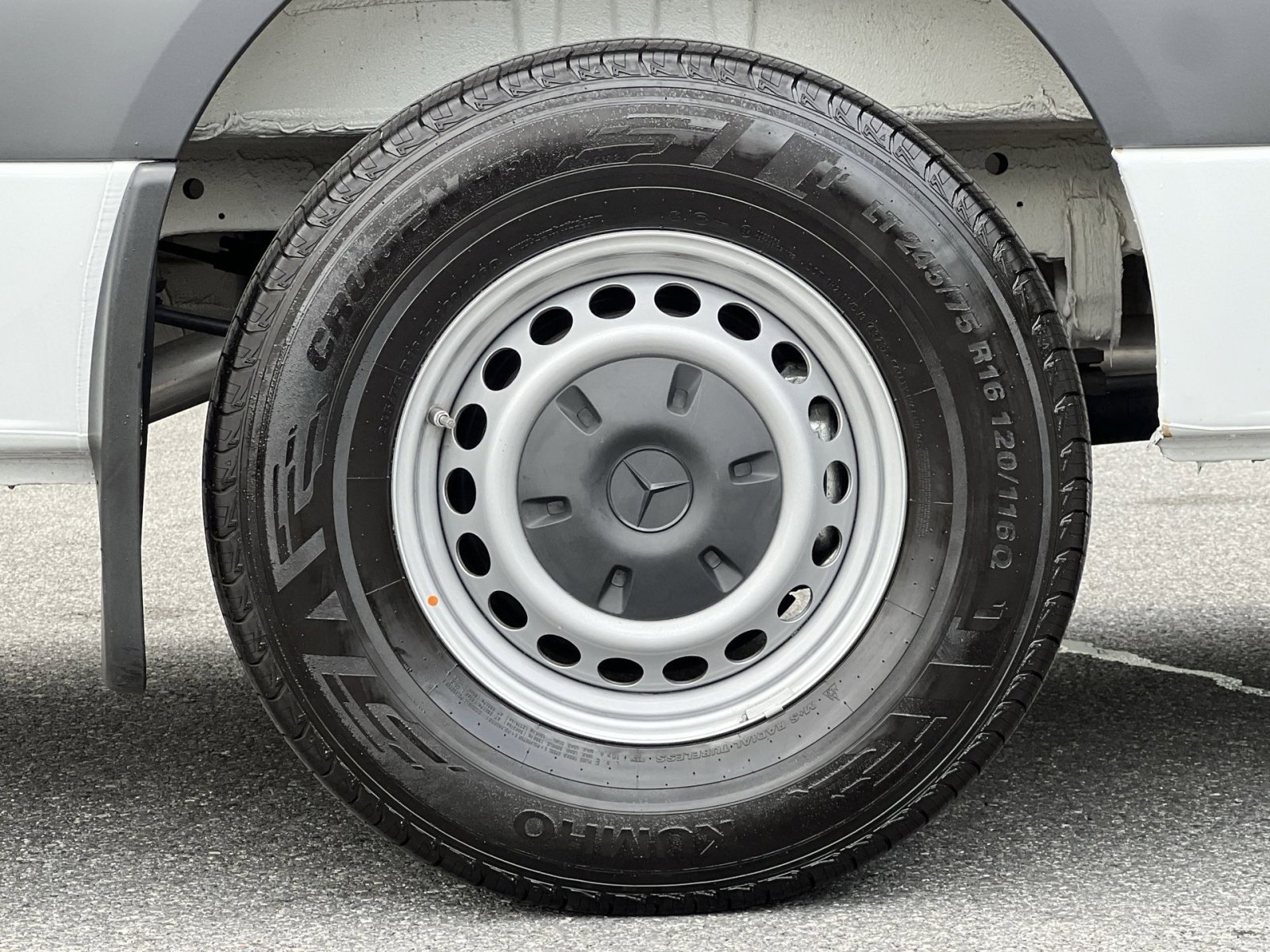 Used 2024 Mercedes-Benz Sprinter 2500 image 10