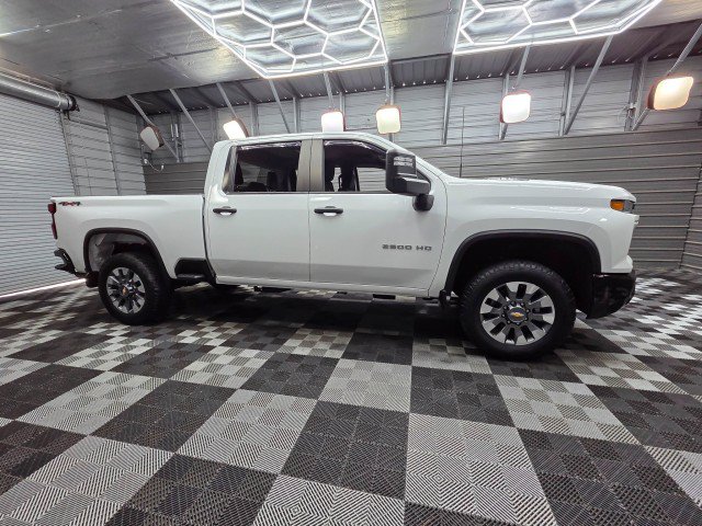 Used 2024 Chevrolet Silverado 2500 Custom w/ Custom Value Package AWD/4WD image 9