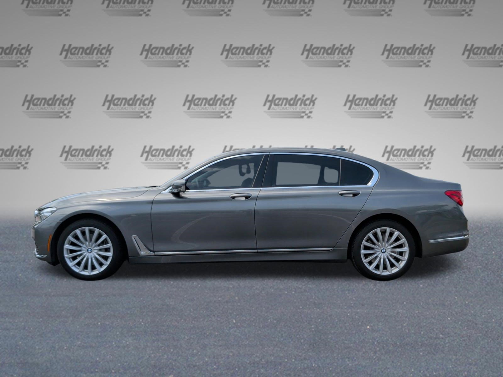 Used 2016 BMW 740i RWD image 10