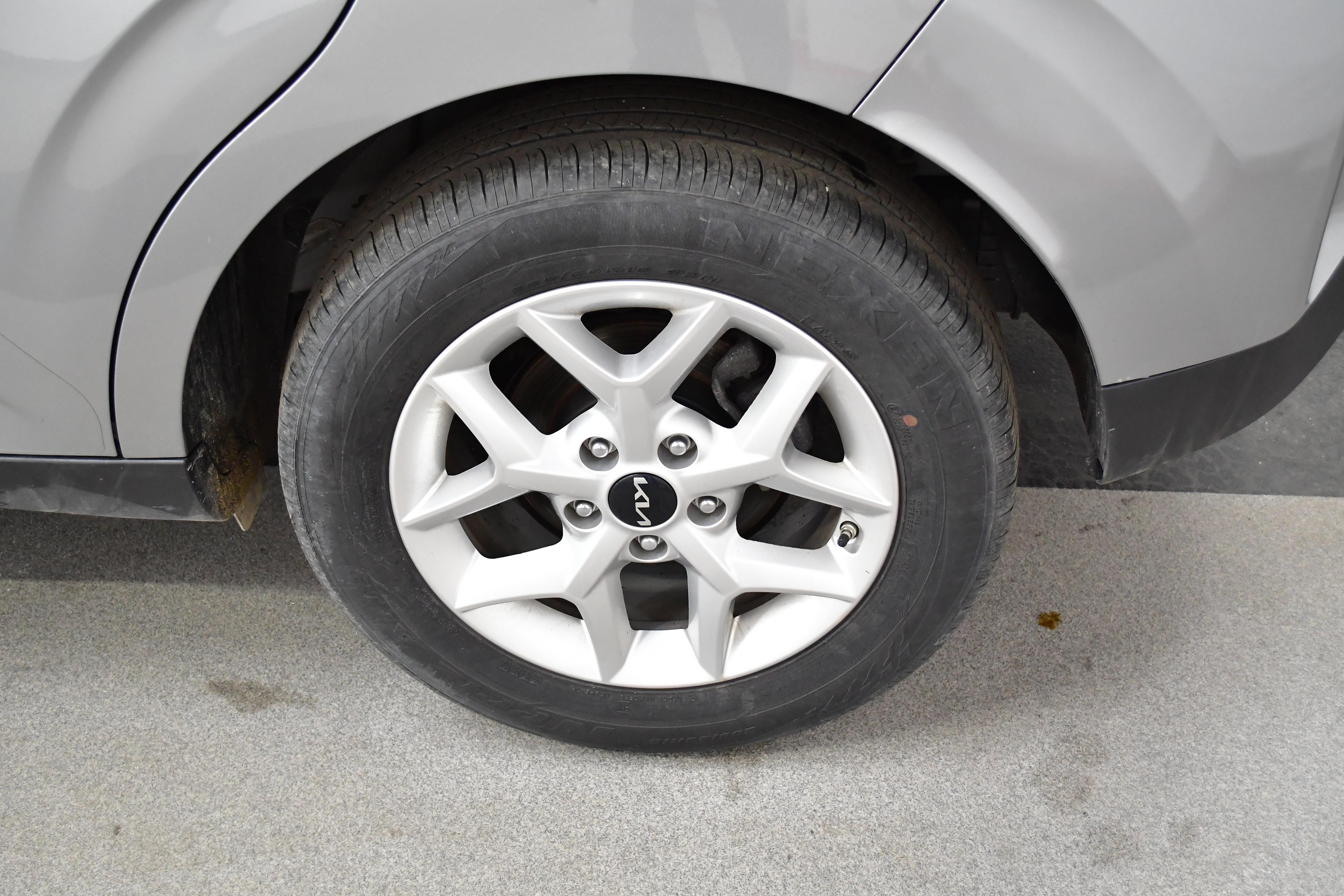 Used 2025 Kia Soul LX w/ LX Technology Package FWD image 33