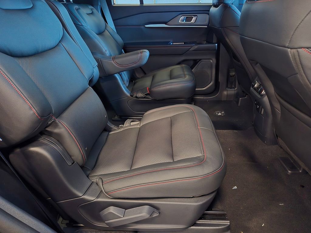 New 2026 Ford Explorer ST-Line w/ ST-Line Street Pack image 11