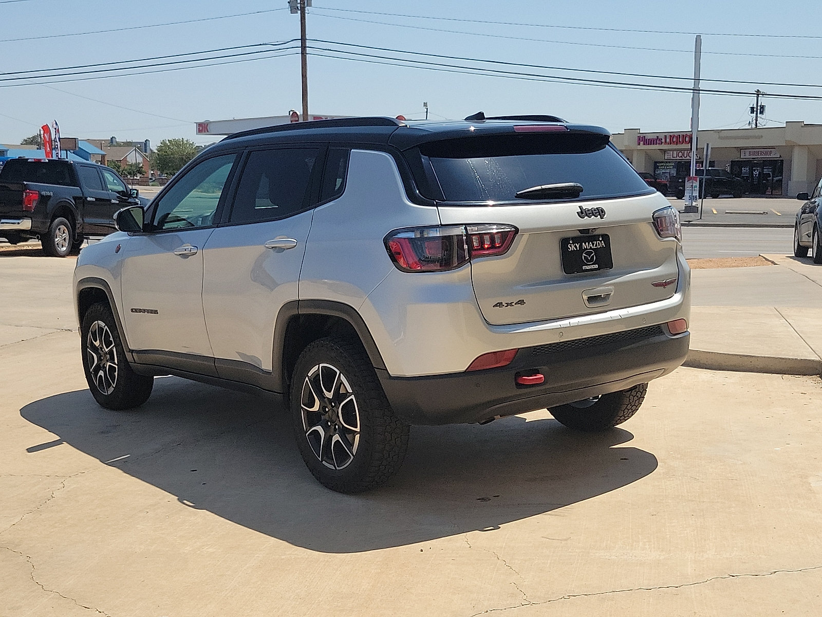 Used 2024 Jeep Compass Trailhawk AWD/4WD image 5