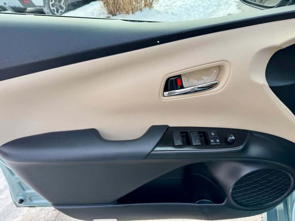 Used 2019 Toyota Prius LE image 17