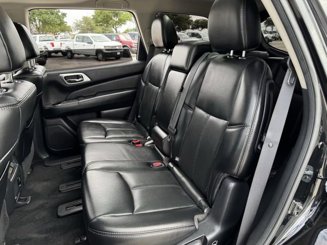 Used 2017 Nissan Pathfinder Platinum FWD image 29