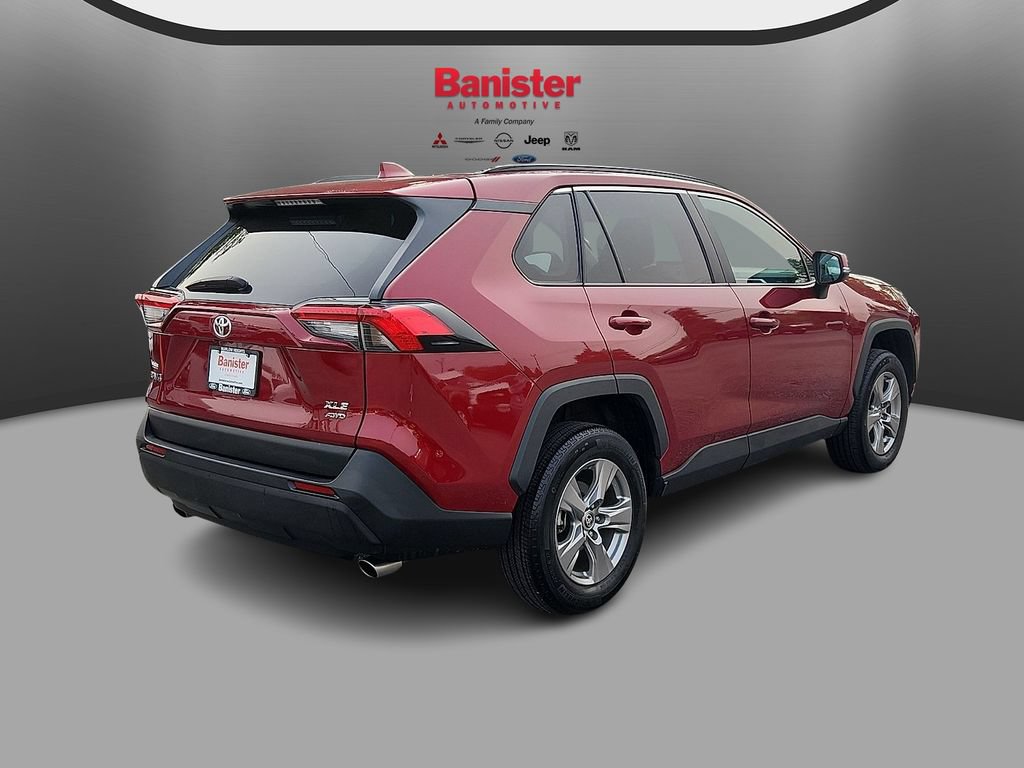 Used 2025 Toyota RAV4 XLE AWD/4WD image 4
