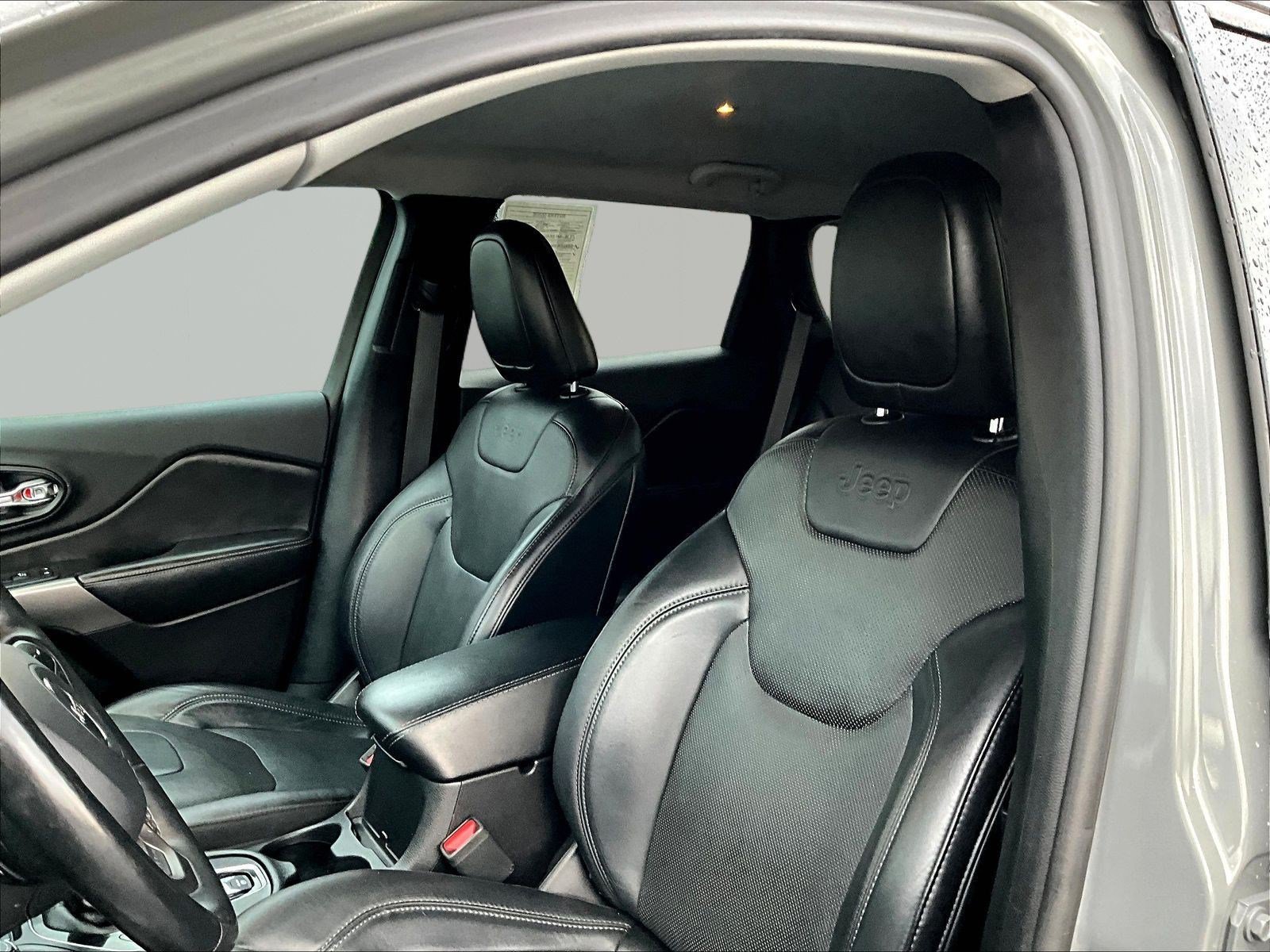 Used 2019 Jeep Cherokee Limited AWD/4WD image 21