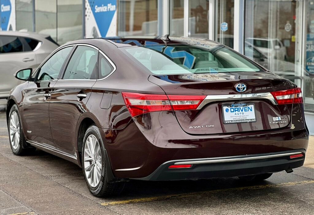 Used 2018 Toyota Avalon Limited w/ All Weather Liner Package image 3
