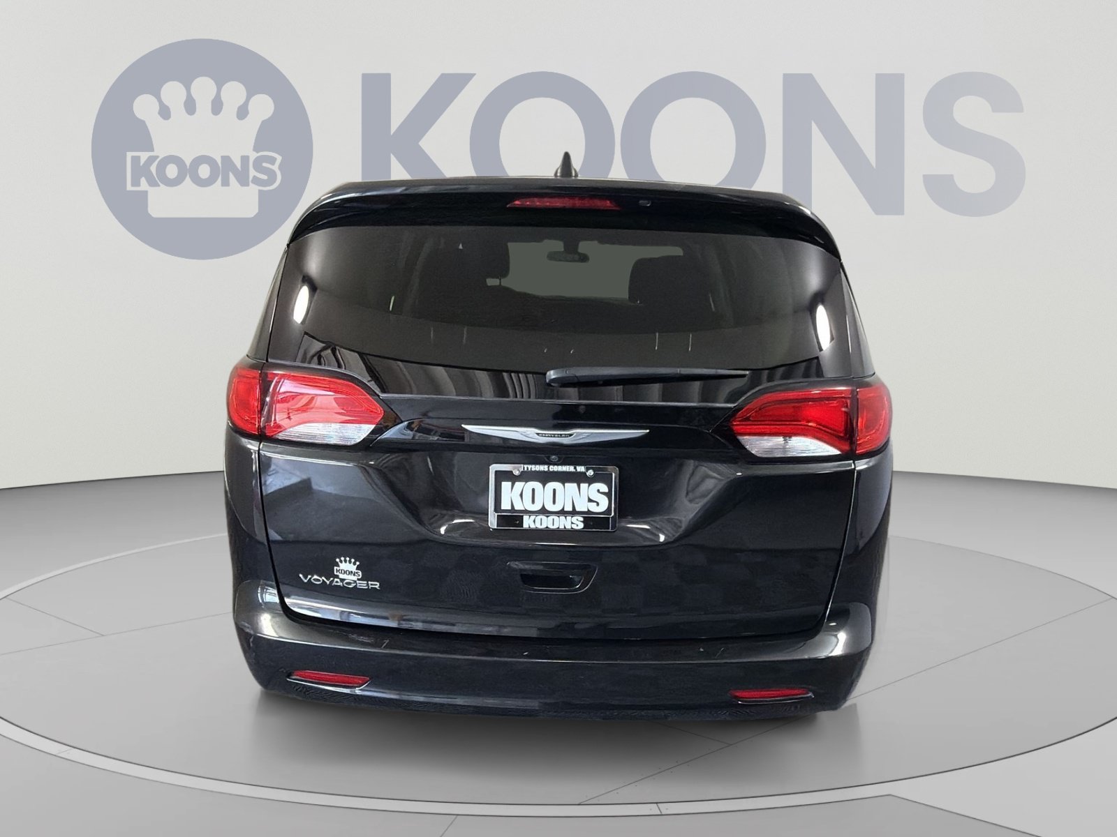 Used 2022 Chrysler Voyager LX FWD image 5