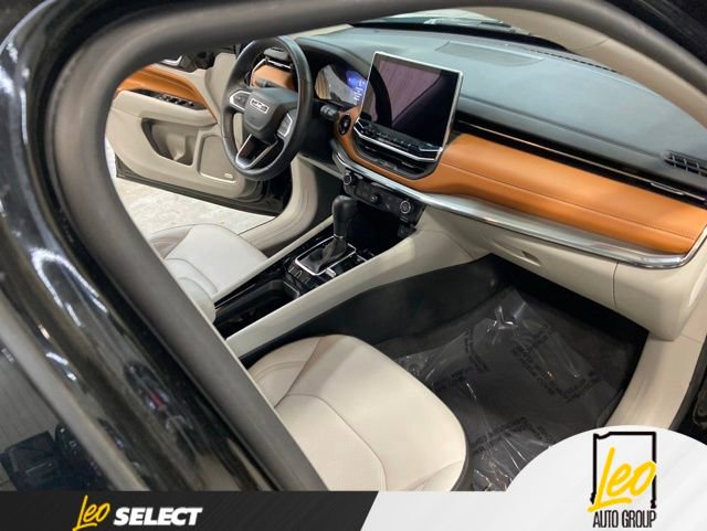 Used 2022 Jeep Compass Limited w/ Sun and Sound Group AWD/4WD image 19