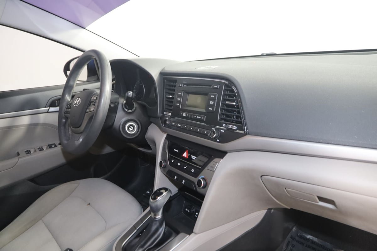 Used 2018 Hyundai Elantra SE FWD image 32