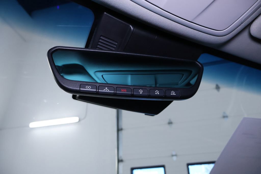 Used 2020 Genesis G70 2.0T w/ Elite Package image 30