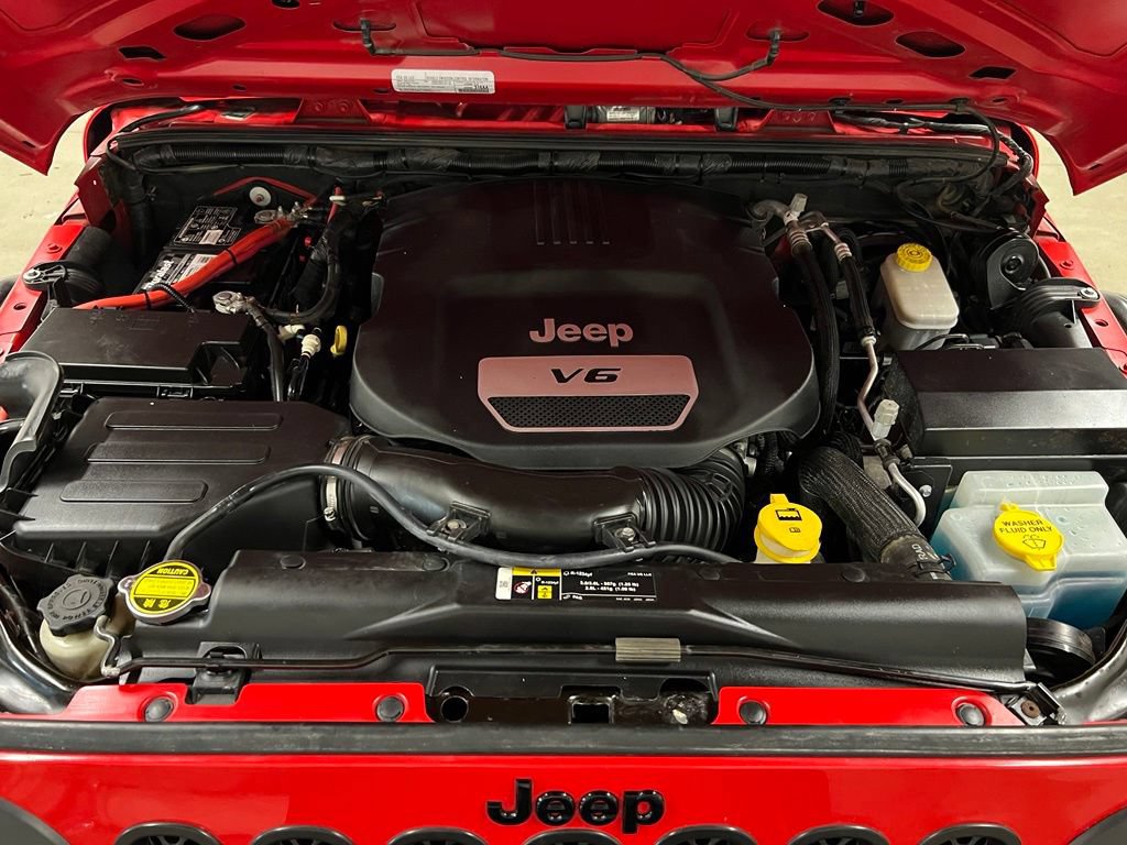 Used 2018 Jeep Wrangler Unlimited Sport w/ Connectivity Group AWD/4WD image 38