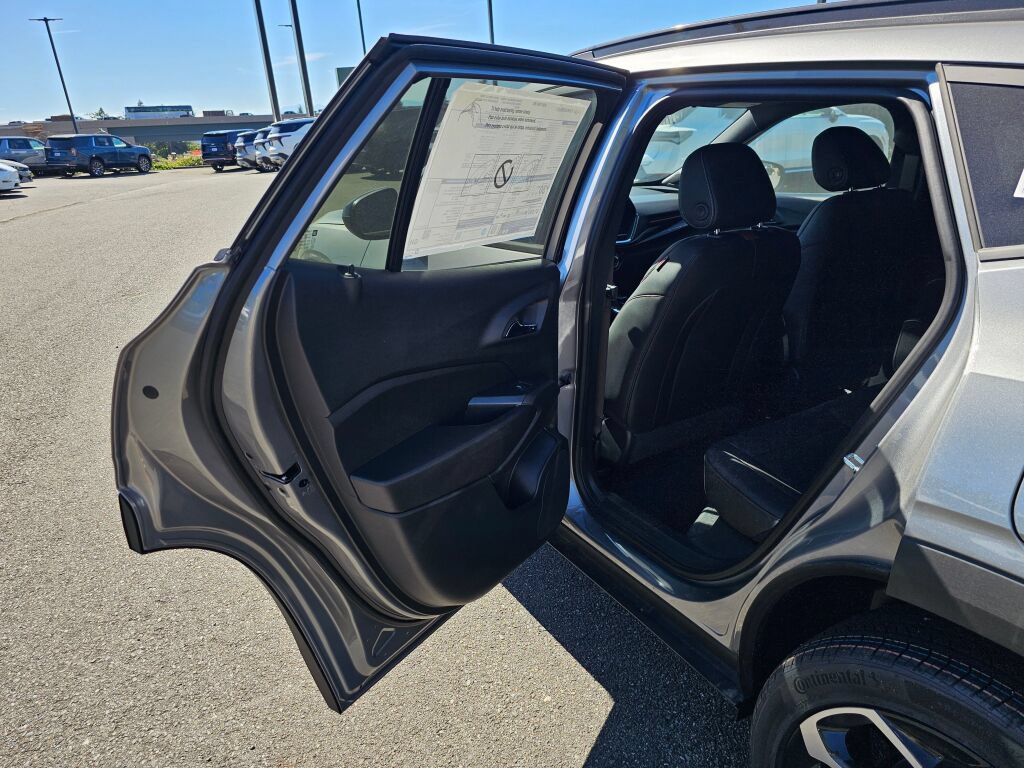 New 2026 Chevrolet Trax RS w/ Driver Confidence Package FWD image 21
