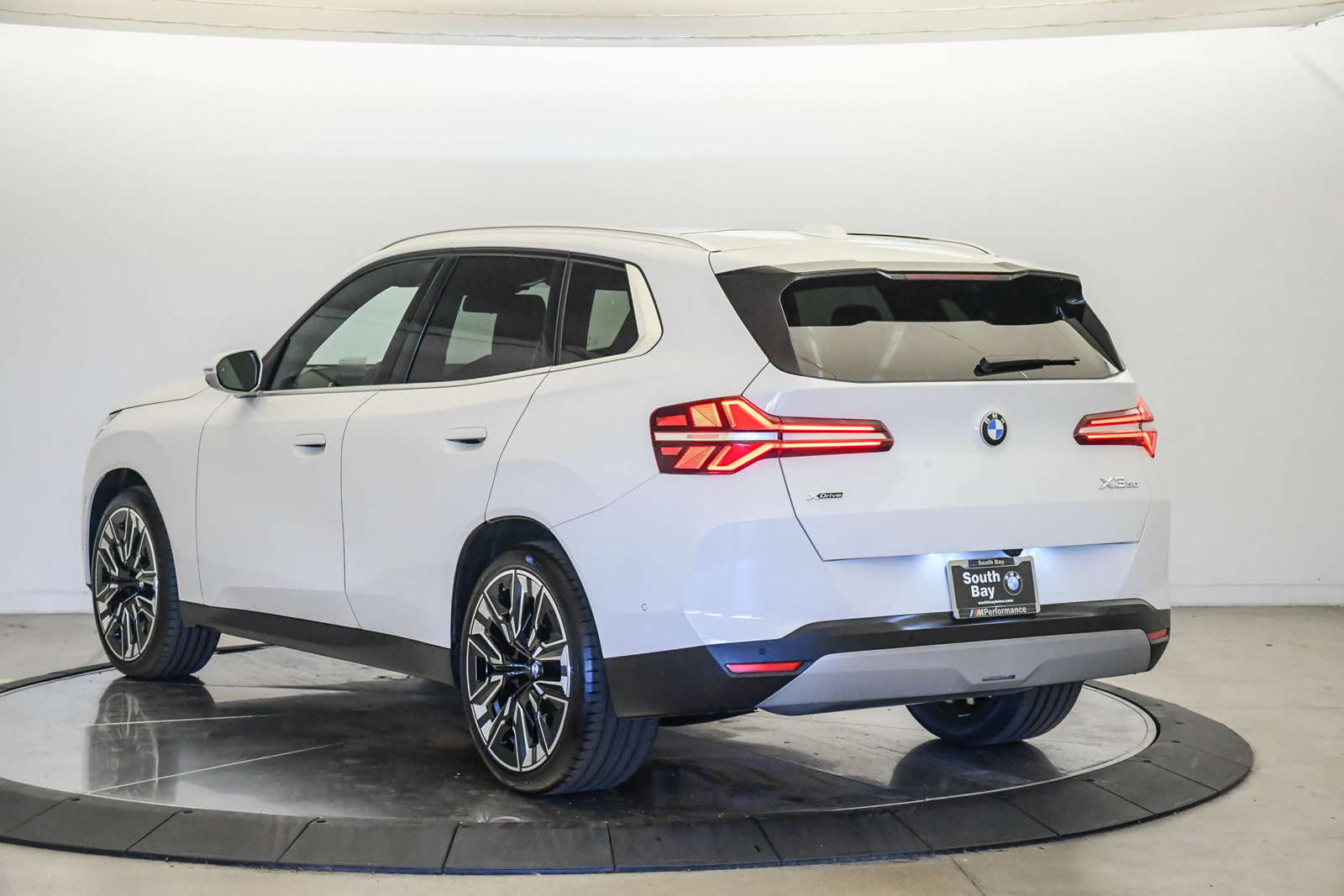 Used 2026 BMW X3 xDrive30i AWD/4WD image 2