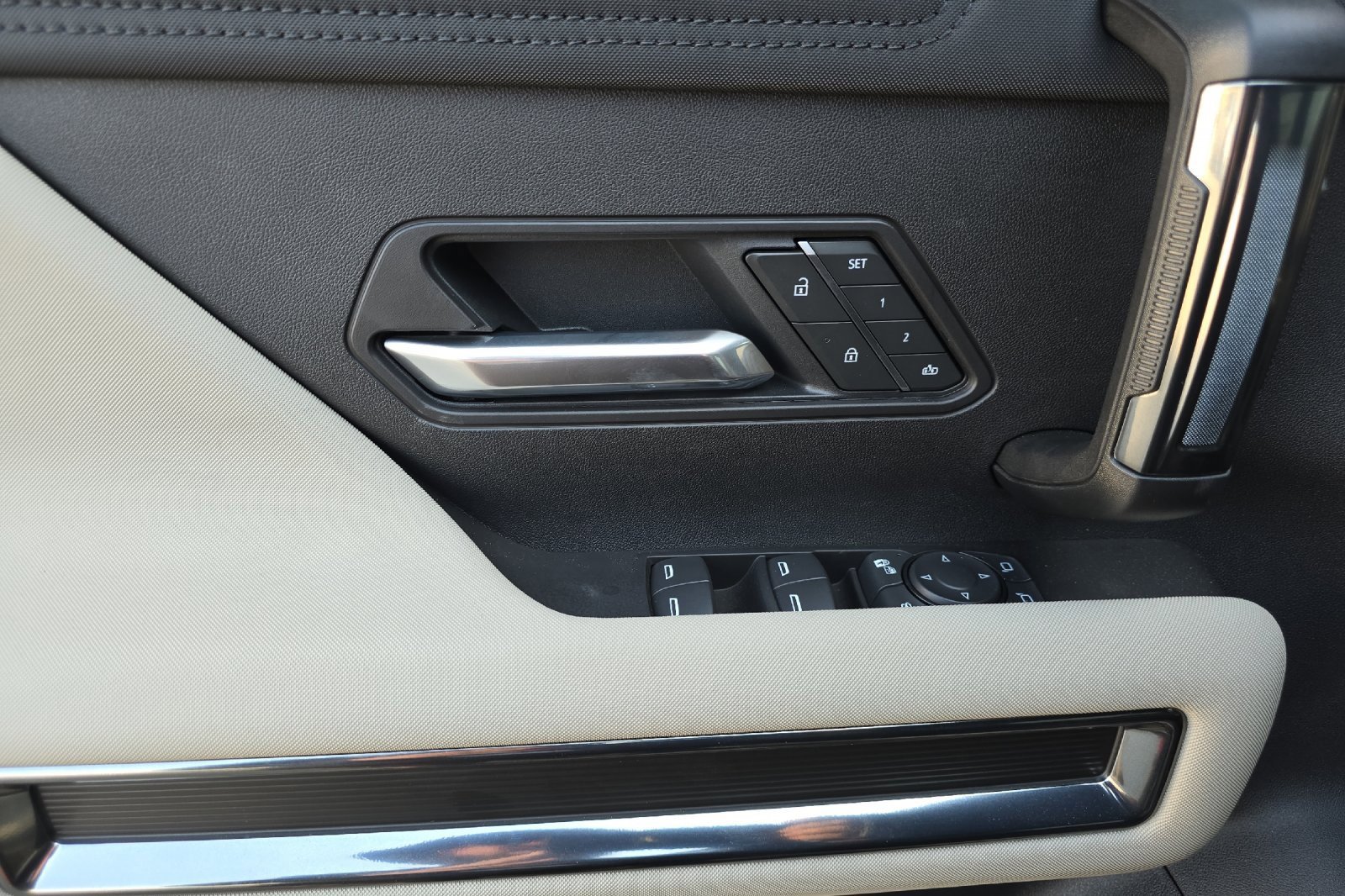 New 2026 GMC Hummer EV SUV w/ LPO, Sport Package image 10