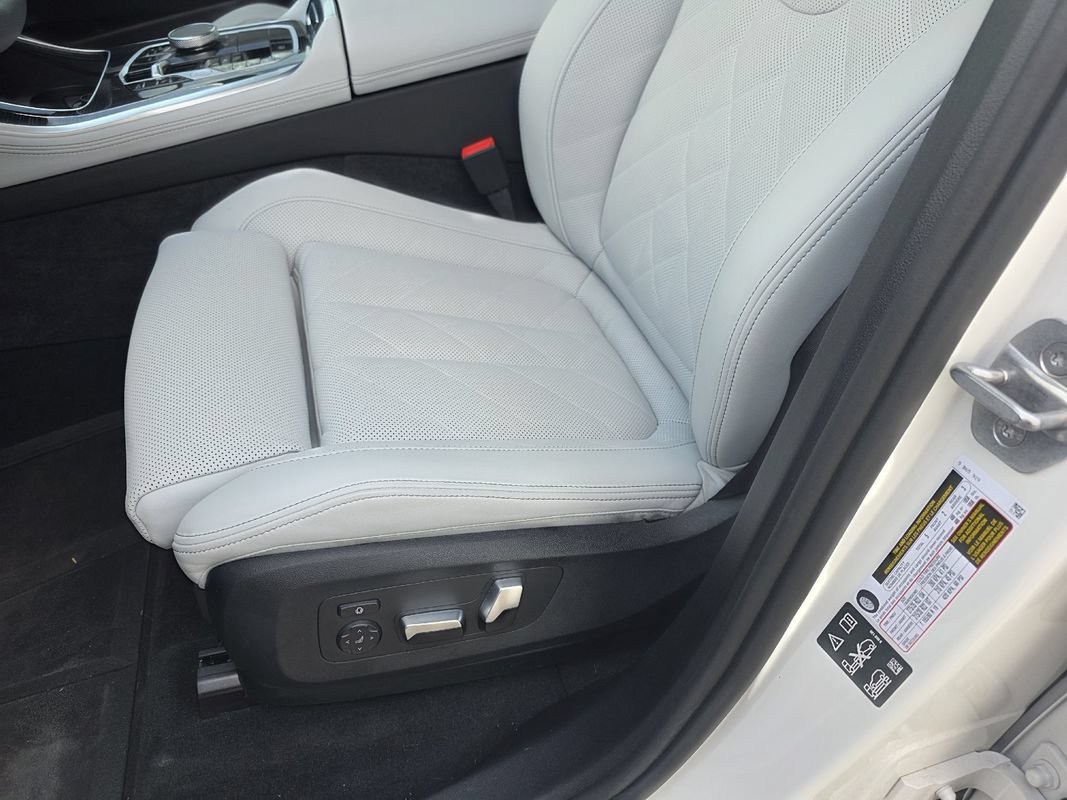 Used 2026 BMW X5 xDrive40i w/ M Sport Package AWD/4WD image 10