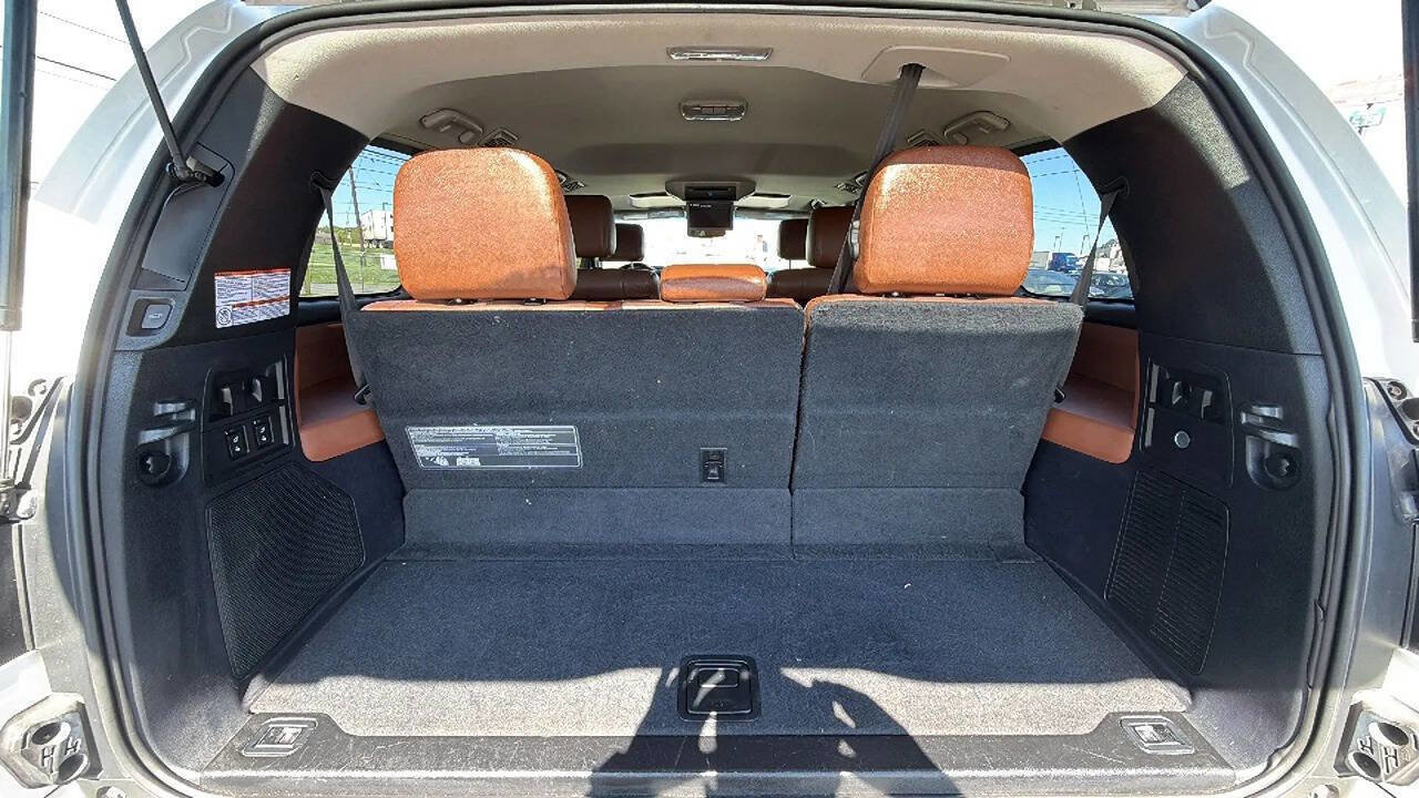 Used 2014 Toyota Sequoia Platinum AWD/4WD image 19