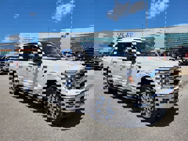 New 2025 Ford F150 Lariat w/ Equipment Group 501A Mid