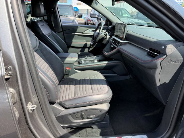 Used 2025 Ford Explorer ST-Line w/ ST-Line Street Pack AWD/4WD image 26