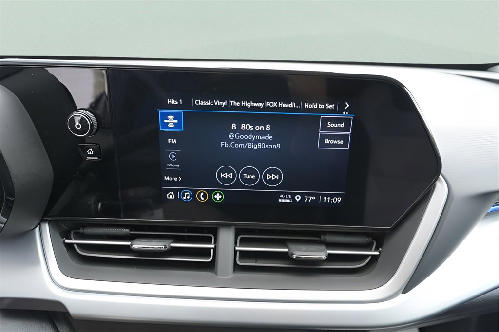 Used 2025 Chevrolet Trax LS w/ LS Convenience Package image 19