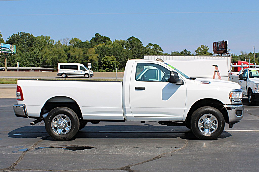 Used 2024 RAM 2500 Tradesman w/ Chrome Appearance Group AWD/4WD image 8