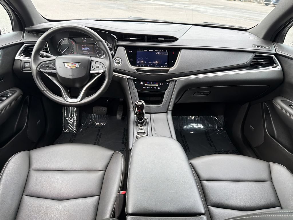 Certified 2024 Cadillac XT6 Luxury w/ LPO, Floor Liner Package AWD/4WD image 13