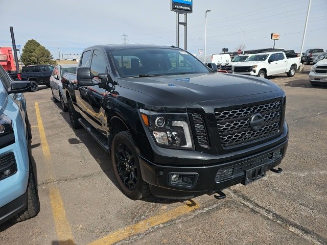 Used 2019 Nissan Titan SV w/ SV Convenience Package image 3