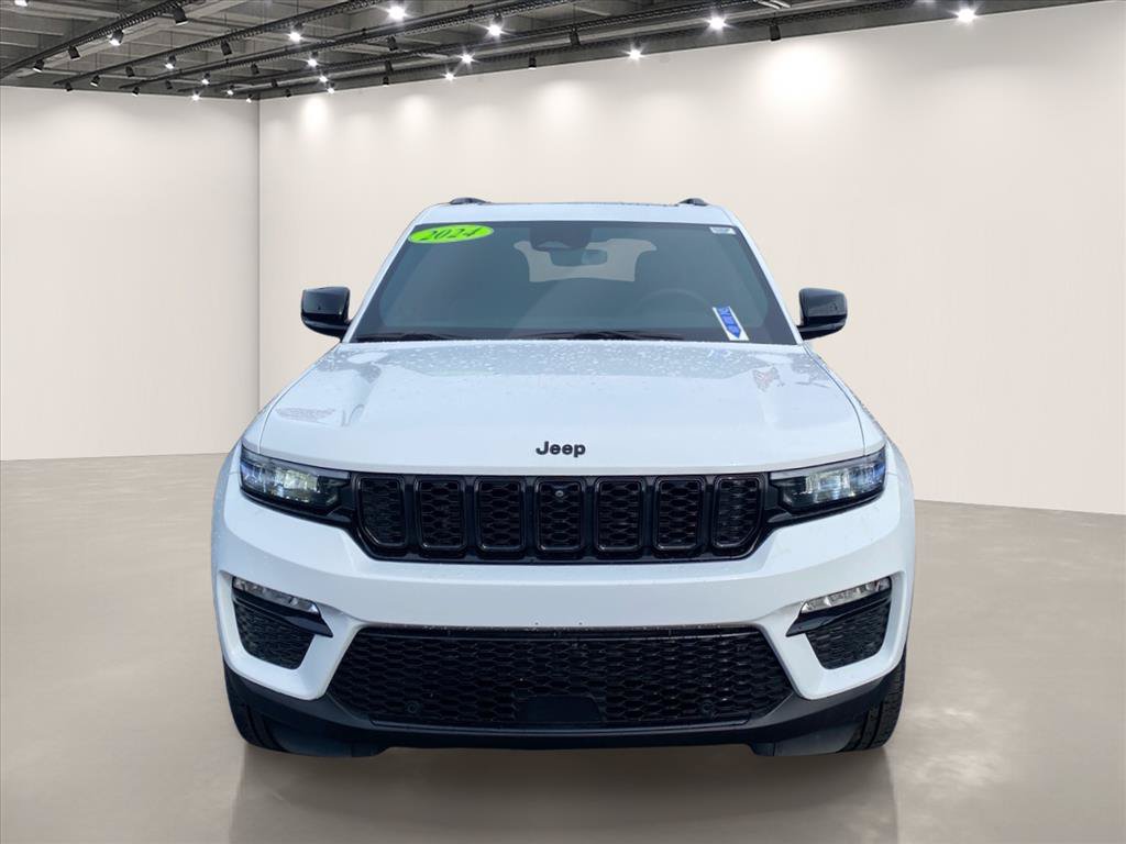Used 2024 Jeep Grand Cherokee Limited w/ Luxury Tech Group II AWD/4WD image 2