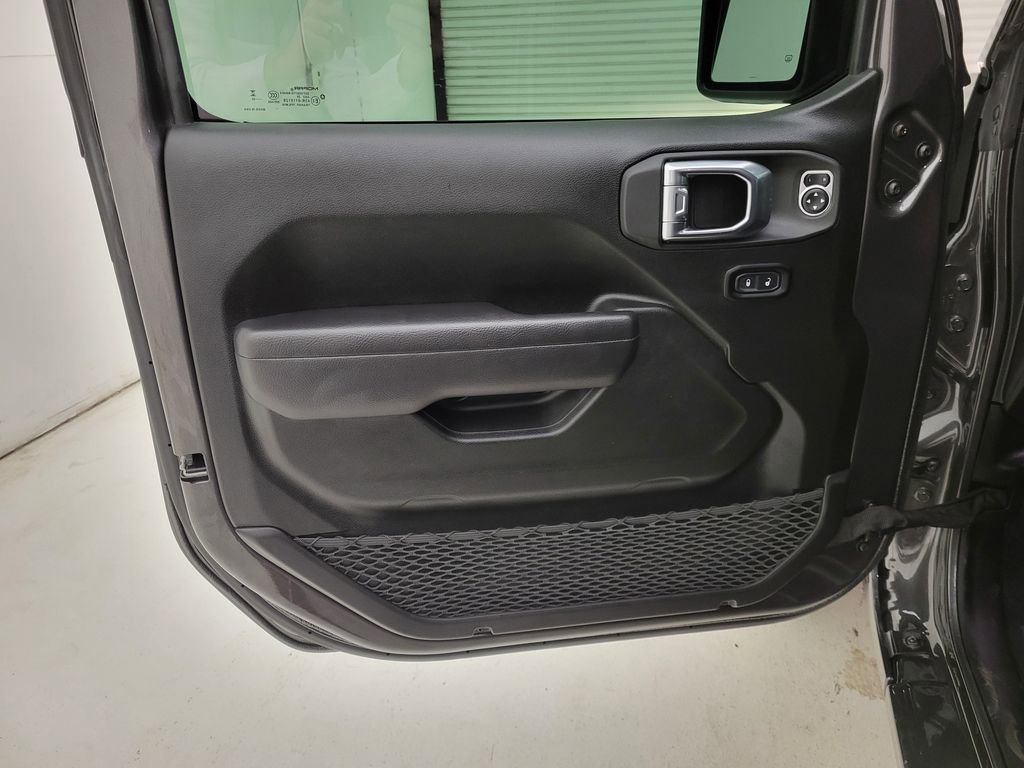 Used 2025 Jeep Wrangler Sport S image 23