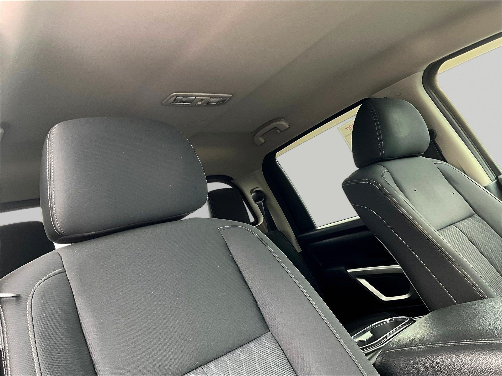Used 2018 Nissan Titan SV w/ SV Convenience Package AWD/4WD image 25
